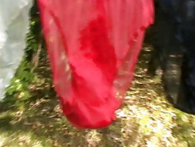 愛的小妹妹吉娜對她的同性戀兄弟的問題感到不安，她幾天沒有吃東西，因為和男朋友分手而不喝酒。尼古拉斯身著羅馬中年人的長袍，他坐在扶手椅上長著，討厭從他那裡偷走農民的性少數群體的代表。妹妹希望在她充滿激情的身體的幫助下，假裝浪漫，溫柔的感情，將一個親戚從一個非傳統的性取向變成一個異性戀，渴望與一個女人的慾望。她在專欄周圍跳舞 - 兄弟不注意，去除情趣內衣，在愛的生殖器上露出天鵝絨皮膚 - 男性看起來很有趣，把他的雞巴放在嘴裡吮吸，引起徹底的驚喜。 Minx Gina創造了一個奇蹟，打破了業餘娛樂愛好者的建築障礙，儘管他的雙手伸向她姐姐的屁股。尼古拉斯想要肛交，這是他的靈魂所要求的，但他沒有這種喜悅，而是獲得了經典的亂倫，這與世界上任何有他美貌的奇蹟相媲美，之後兄弟必須品嚐舔陰。