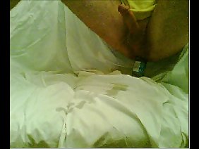 有耳的婊子從字面上乞求問題,她大膽,傲慢的脾氣,並沖向相互自殘的男性,他承諾解開頑皮的蕩婦。如果不是因為她的手到了圍欄,沒有一個衣領和一個沒有插入陰部的振動器,她就會用一隻名叫Derrick的雙手撕裂一名罪犯。這個男孩並沒有匆忙追求自己的慾望,也沒有努力詆毀放蕩的美麗,臉上帶著仇恨和憤怒壓倒她,她甚至在束縛的位置都很危險,但掛了幾天,死了,可能不再那麼頑固。德里克適合下一次對野蠻人的警告,她不知不覺地在繩索上下垂,她的頭部被降低了,一旦這個傢伙在褲襠上敲了幾下,女孩變得像絲綢一樣。她輕輕地張開嘴,乞求在臉頰上塞一個勃起的陰莖,這意外地想要向相反的方向打開她的雞巴。性妾被制服了,自我將隱藏在謹慎的鞘中,服從壓迫者,成為他的順從傀儡,在擠壓任何弦時都會有反應。