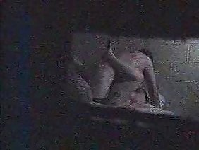 熱辣的婊子西拉帕特里克被穿著防火服的男人所吸引,而紅色消防車則用她嚎叫的警笛和挑釁的色彩向她展示了狂喜。一個穿著坦率短裙的女孩潛入停車場,在滅火之後,整個小隊和司機都放鬆下來,沒有人打擾她用手觸摸工具並用乳房觸摸車。消防隊員不小心踩到了不合適的地方,因為這些熱情的小雞隻有他們的軟管,只有他的軟管才能燃燒所有這些火,甚至消防車都無法應付這項壓倒性的任務。消防員接近黑皮膚的美女特雷帕特里克,他顯然擁有美洲原住民。根部,慢慢擁抱腰部,與她的嘴唇融合,充滿激情,甜蜜的吻,他們不能被打破,身體,如同磁化和分離,他們只有相互高潮後。與一個穿著制服的男人發生性關係,他每天都在拯救人的生命,在這輛紅色的大型車上行駛時會變得陰鬱,她頑皮地將嘴巴用於口腔鑄造,然後讓我們利用她兩腿之間漂亮的洞。香腸男孩在不同的姿勢和地方推動這兩個多汁的麵包:他在汽車的頂部,消防隊通常坐在那裡,在彈藥櫃附近的台階上猛拉它,每一秒鐘,對於兩個戀人來說,請求變得更加明亮和美麗。
